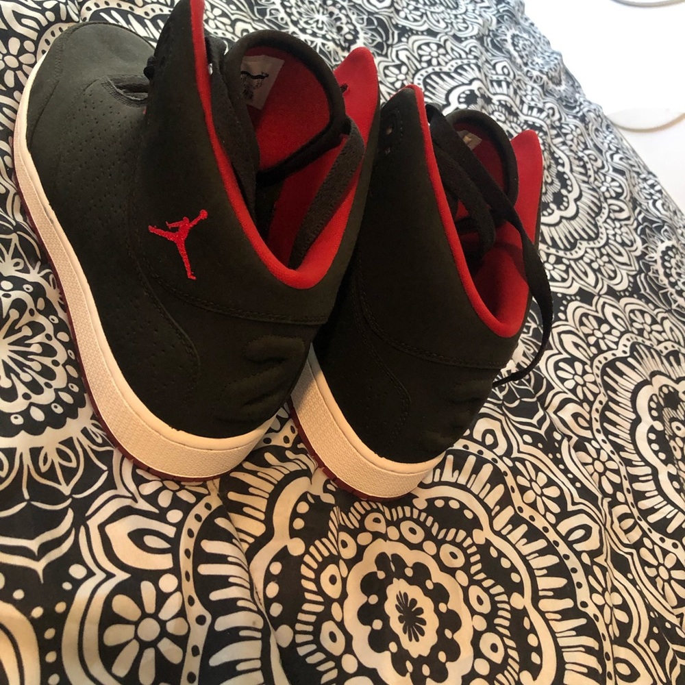 Black/red Air Jordan Y size 7y